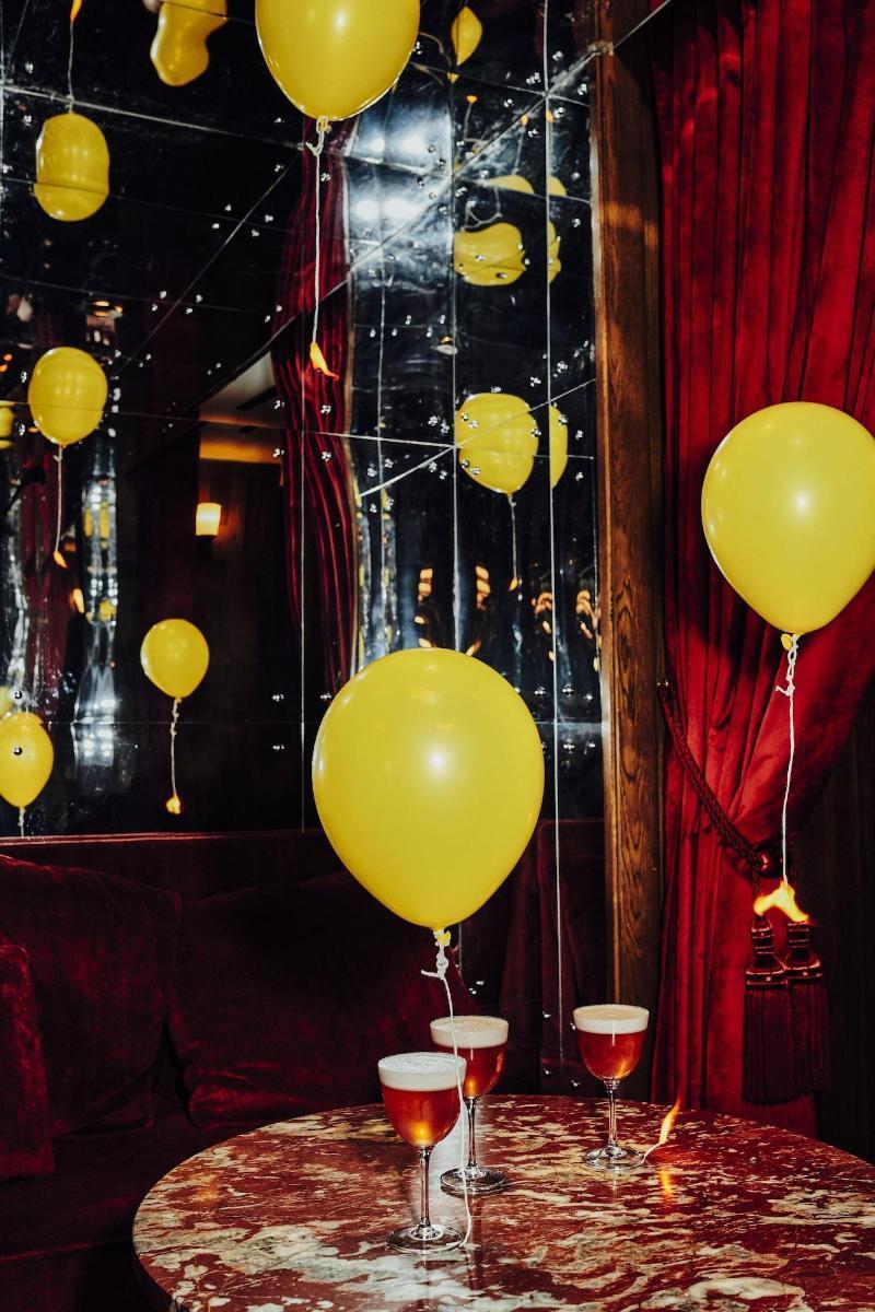 Hotel Riggs Washington Dc Exterior foto Helium balloons